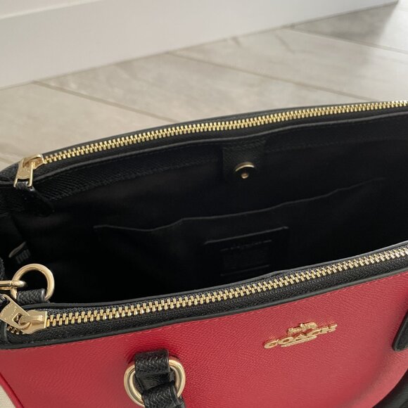 Surrey Carryall In Colorblock - Picture 3 of 3